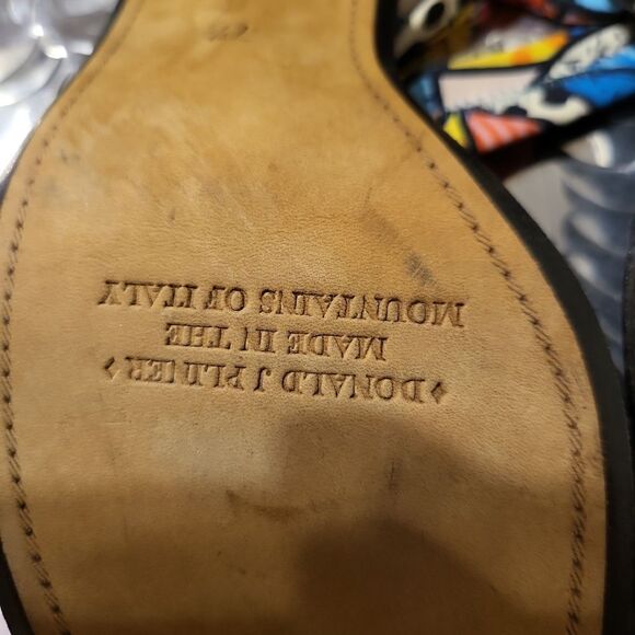 Donald j pliner  made in the mountains of Italy, salsa elastic! - Picture 6 of 7